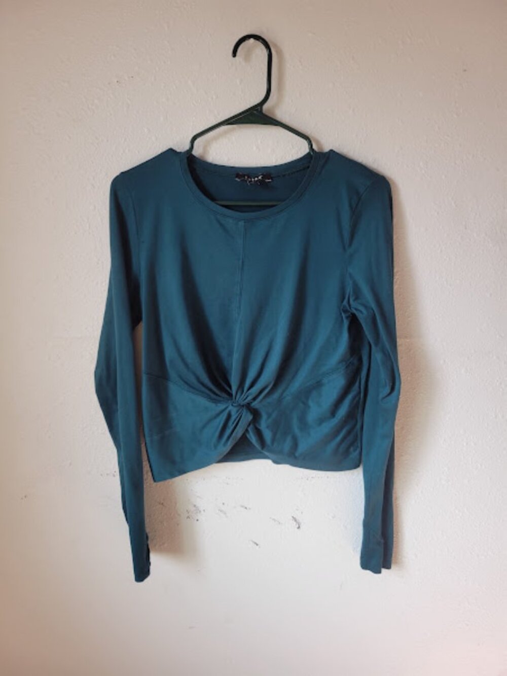 Zobha Women's Twist Front Long Sleeve Blue Cropped Size Small